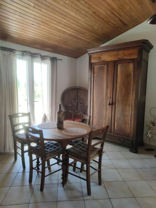 Sous Le Chateau Montaut  Dış mekan fotoğraf